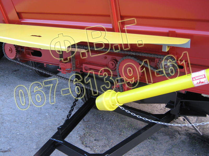 Кормороздавач тракторний універсальний КТУ-10У-посилений.
